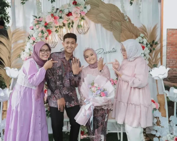 BEST SELLER!! PAKET LAMARAN 2 JUTA Include-Decoration✅- @decor.bydarDokumentasi✅- @danurezartMU (3) PAKET ENGAGEMENT LENGKAP